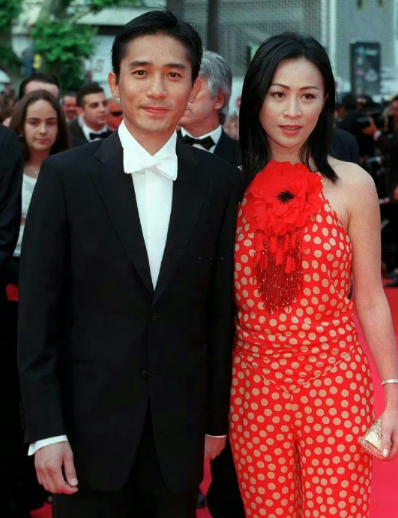 梁朝伟和刘嘉玲的同框旧照!那时候他们还都年轻