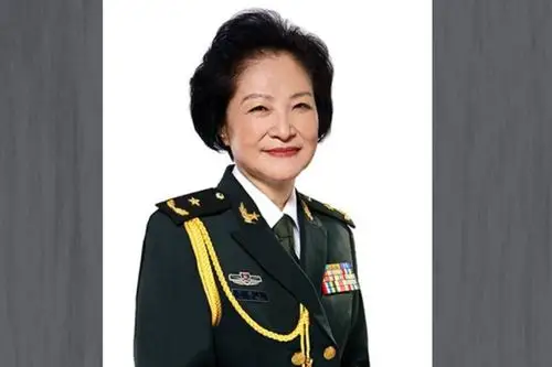 她是长征中最小女红军,出生19天开始长征,1996年被授少将军衔