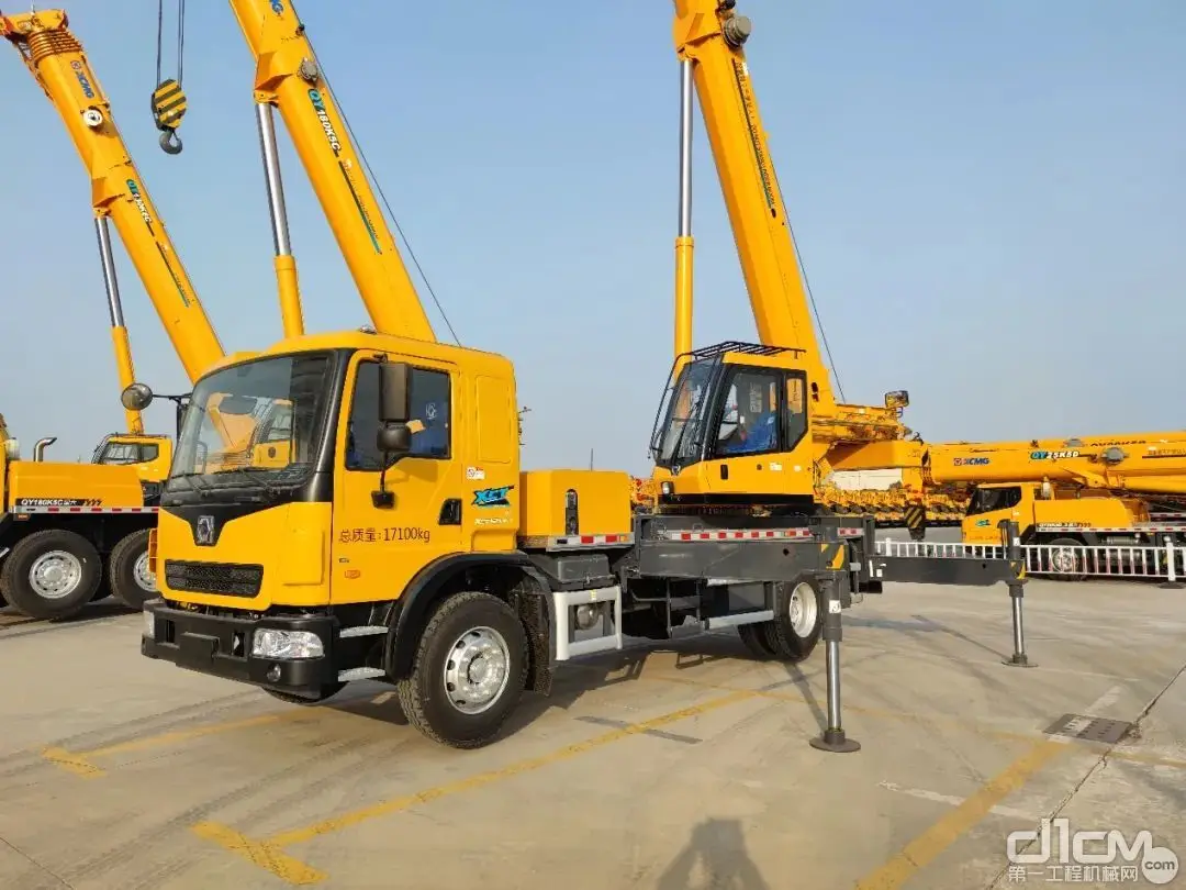 盖楼小能手来了徐工xct12l41插电款起重机省钱更赚钱