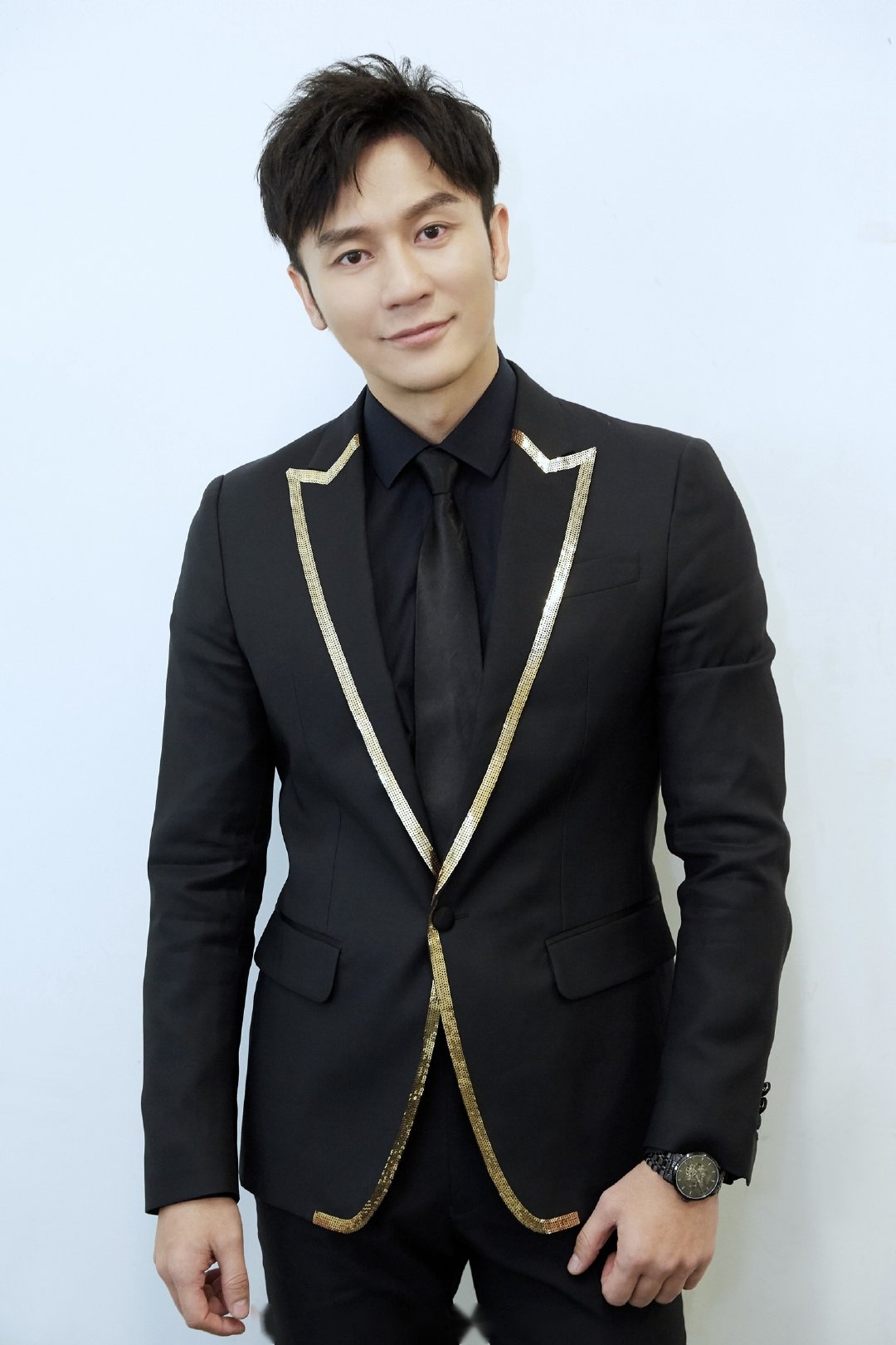 【节目预告】1月8日李晨作为颁奖嘉宾参加2018年度电影频道百合杯表彰