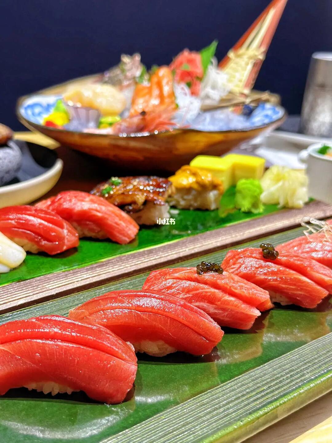 设计服务态度也很棒呀寿司无论是从摆盘还是食材都很加分值得推介