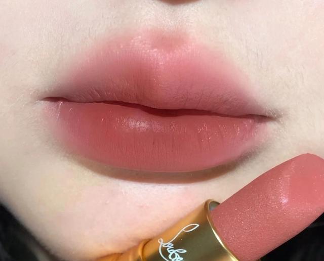 权杖女王口红排行榜口红色号有哪些?相信不少人都有过这样的疑问.