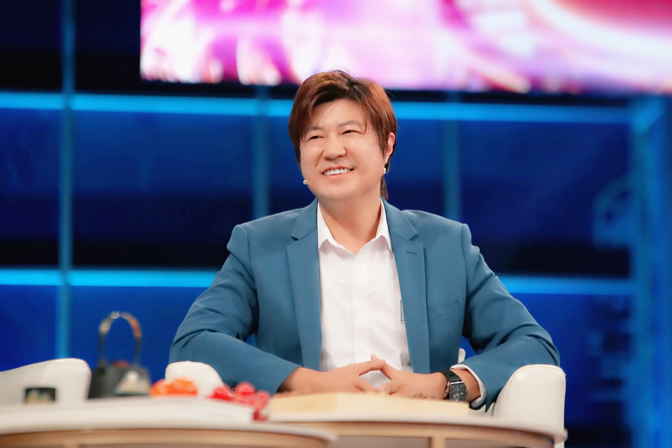 《非你莫属》人工智能行业专场 "拥抱"它,"使用"它_求职者_用户_首席