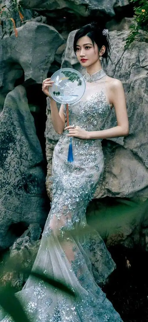 景甜迷人旗袍写真精选,今日妆容