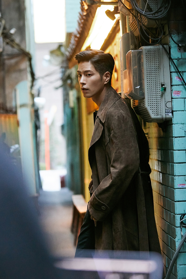 韩星洪宗玄登男性时尚杂志 半裸秀身材腹肌明显_新浪图片