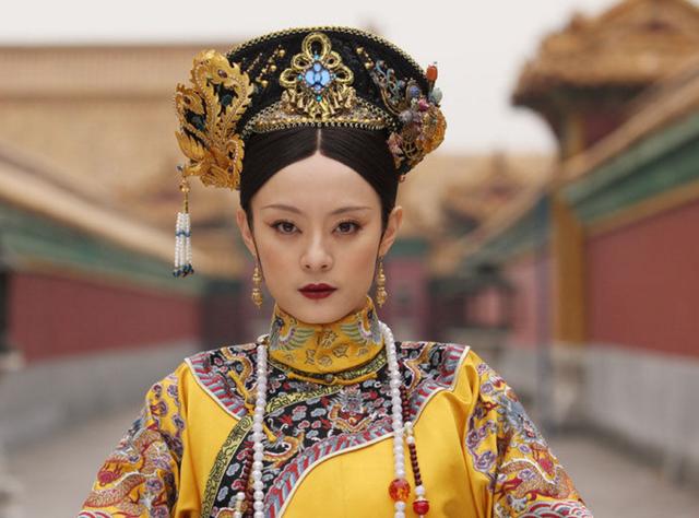 正说钮钴禄甄嬛:身世谜团最多,大清最高寿的崇庆皇太后