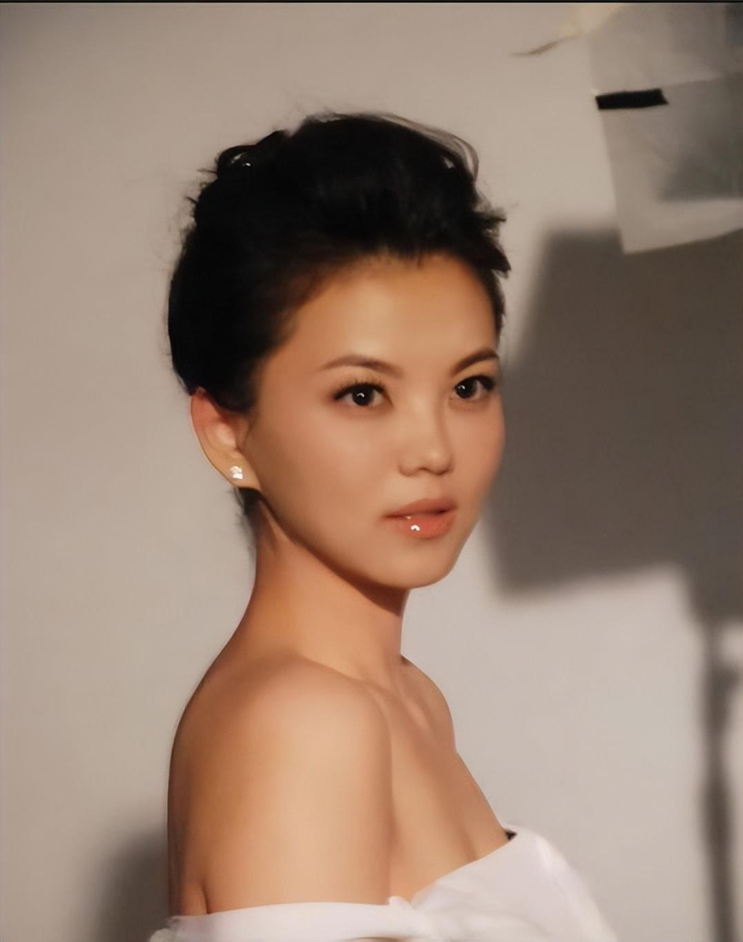 李湘成功漂亮,撕下微胖标签,颜值重回巅峰,如何科学漂亮很关键_身材