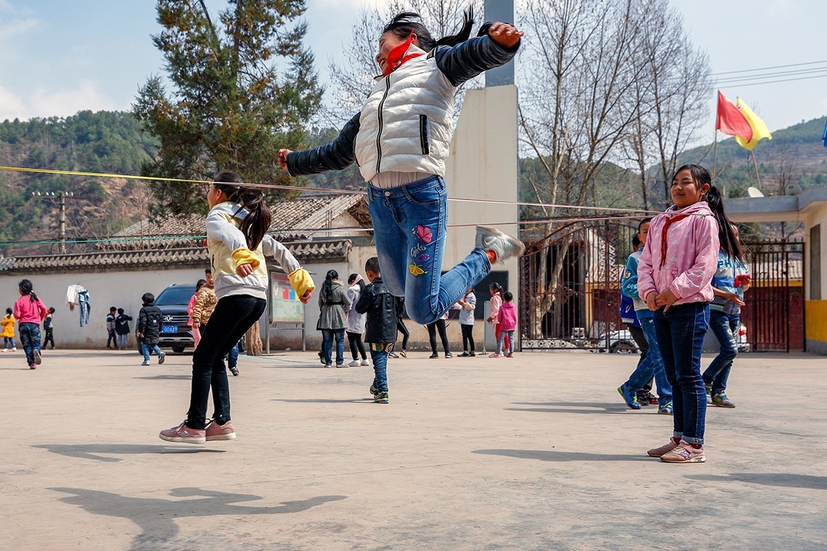 乡村儿童的课间生活