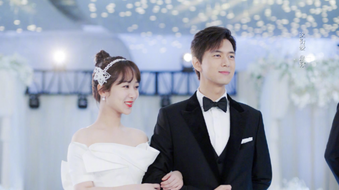 杨紫李现甜蜜接吻童颜夫妇终于举办婚礼这售后绝了