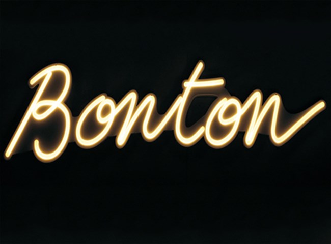 但是现在很多发光字一年多没用就开始频繁更换led模组,给客户和广告