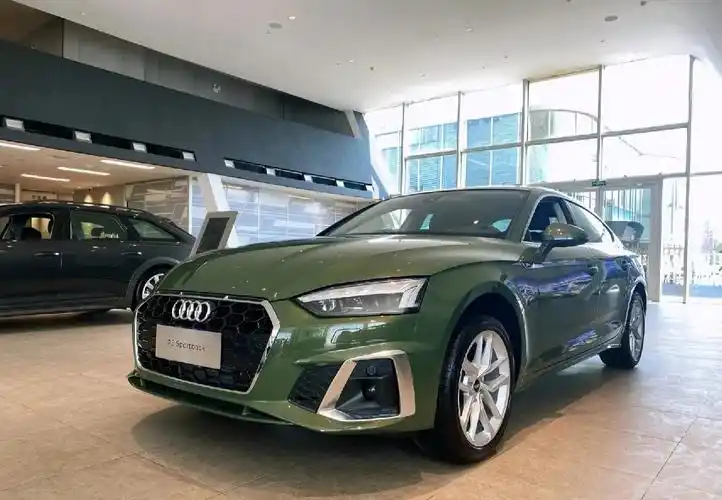 全新奥迪a52022款耀夜绿