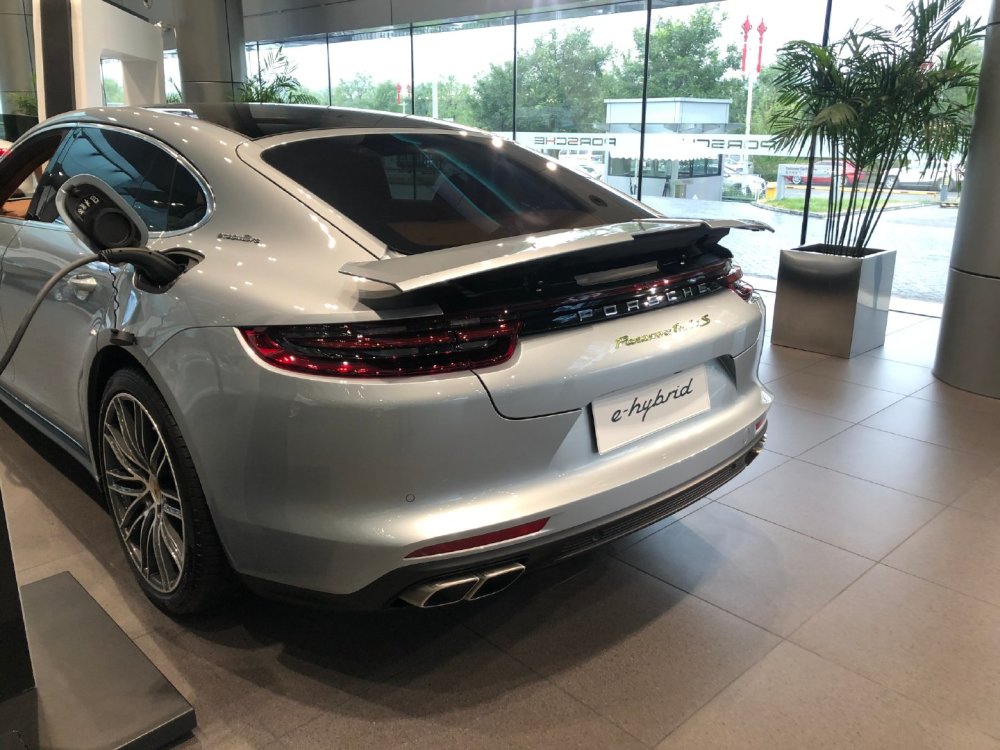 2021款帕拉梅拉亮相帅气不输奥迪a7加速6秒新造型真霸气