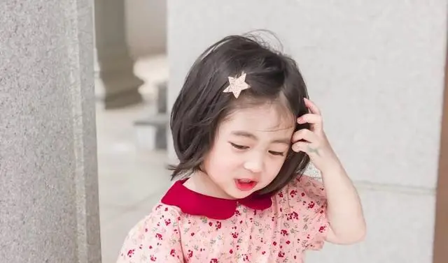 四岁女宝宝超洋气的短发发型,试试这几款,调皮又可爱