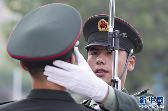 祖国光辉历程的见证者 记陆海空三军仪仗队