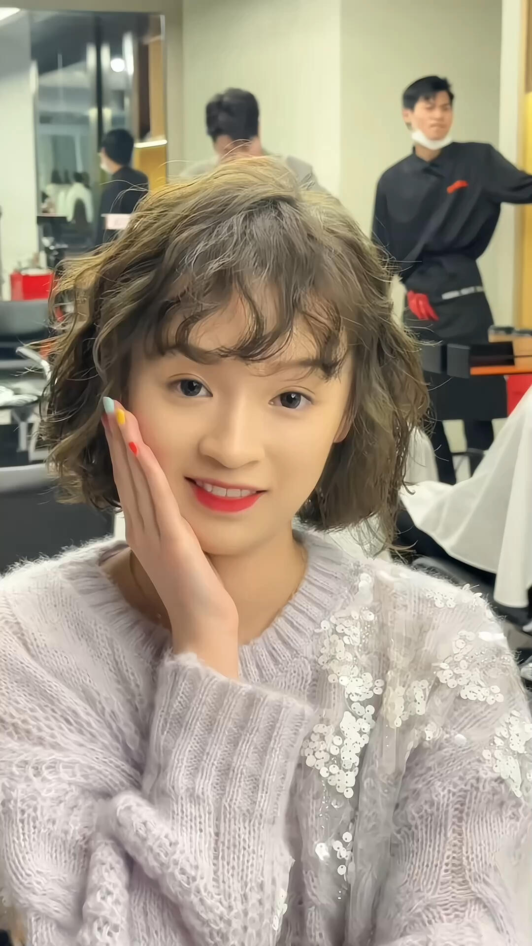 不会老气的烫发减龄必备发型短发烫发