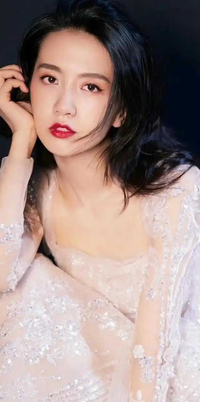 许龄月,销魂蚀骨,美艳动人!