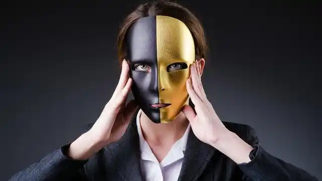 火光之色面对阴谋诡计一个孤独女人奋起反抗的复仇大戏