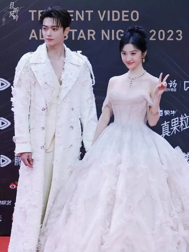 许凯和景甜太可爱了_生活_冬日