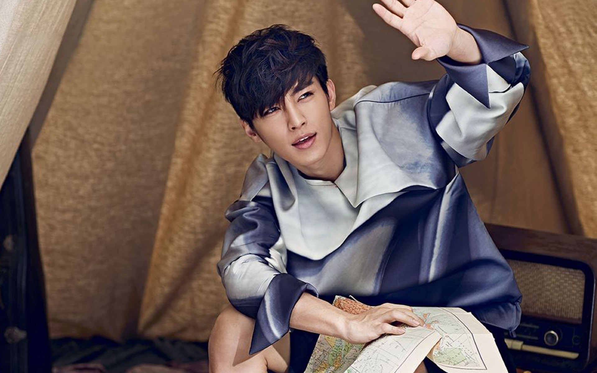 炎亚纶帅气养眼时尚写真图片桌面壁纸