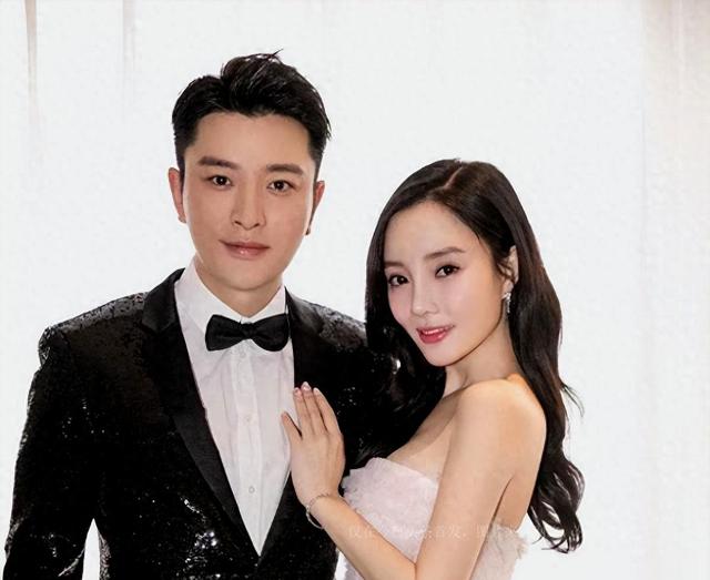 2017年12月,贾乃亮的一句话成了网络的焦点,他在直播中提到妻子李小璐