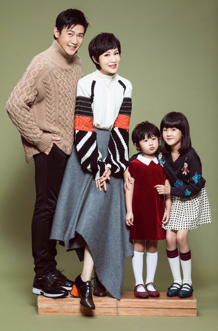 陆毅晒全家福甜蜜有爱