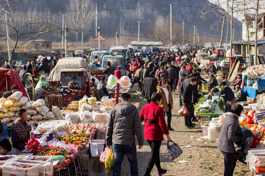 热闹的农村大集