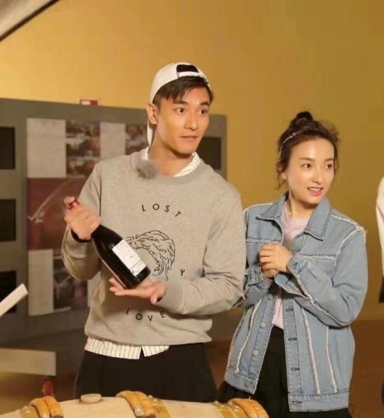 吴昕深夜和郑凯一同回家吓到所有人原来此郑凯非彼郑恺