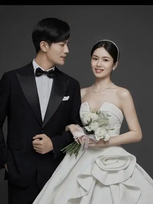 把我的澎湃爱意都给你简约室内婚纱照