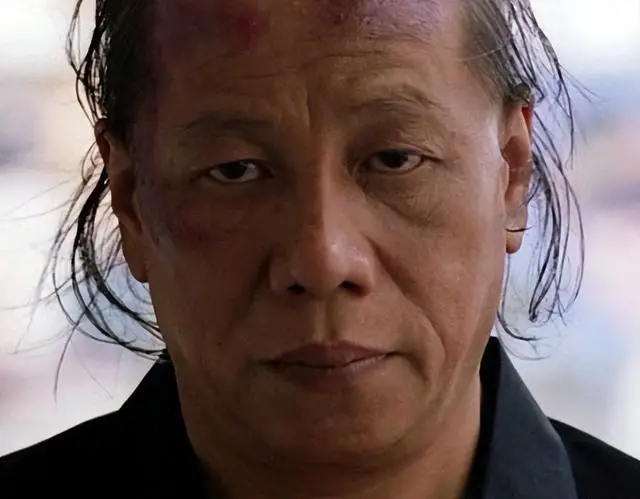 "火云邪神"梁小龙因周星驰给钱太少,与周星驰闹翻声称永不合作_电影