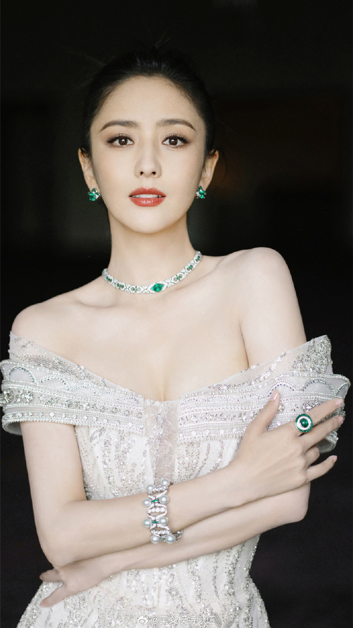 佟丽娅唯美心动写真