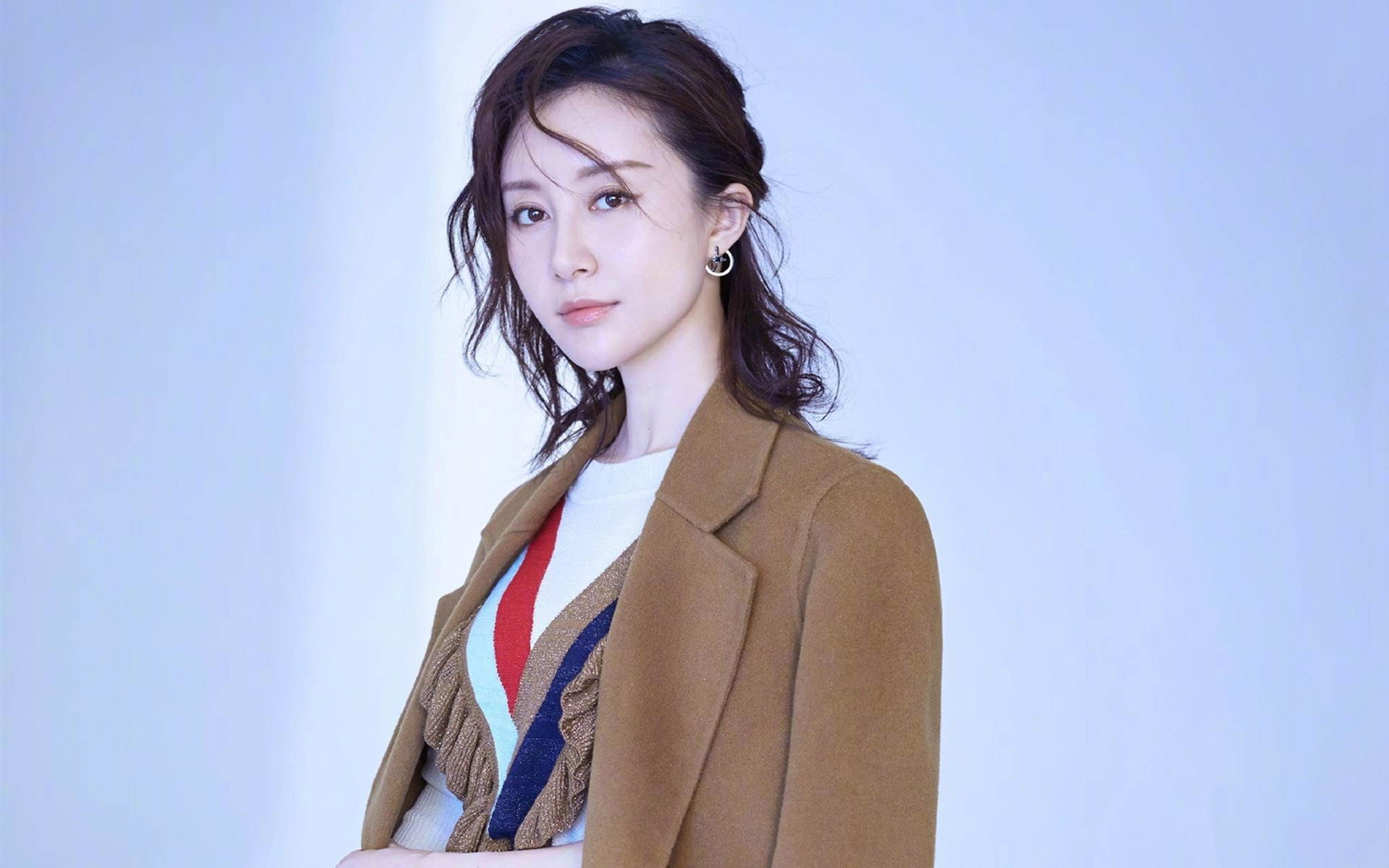 舒畅清新唯美杂志写真图片桌面壁纸