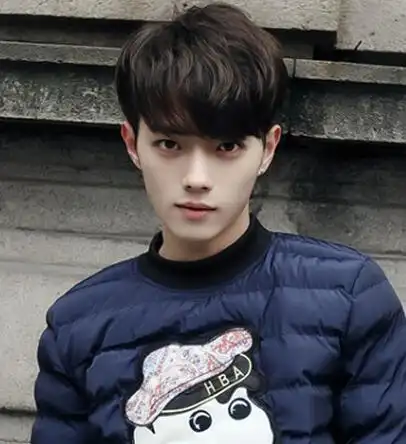 男生锅盖头怎么弄 男生锅盖头发型图片