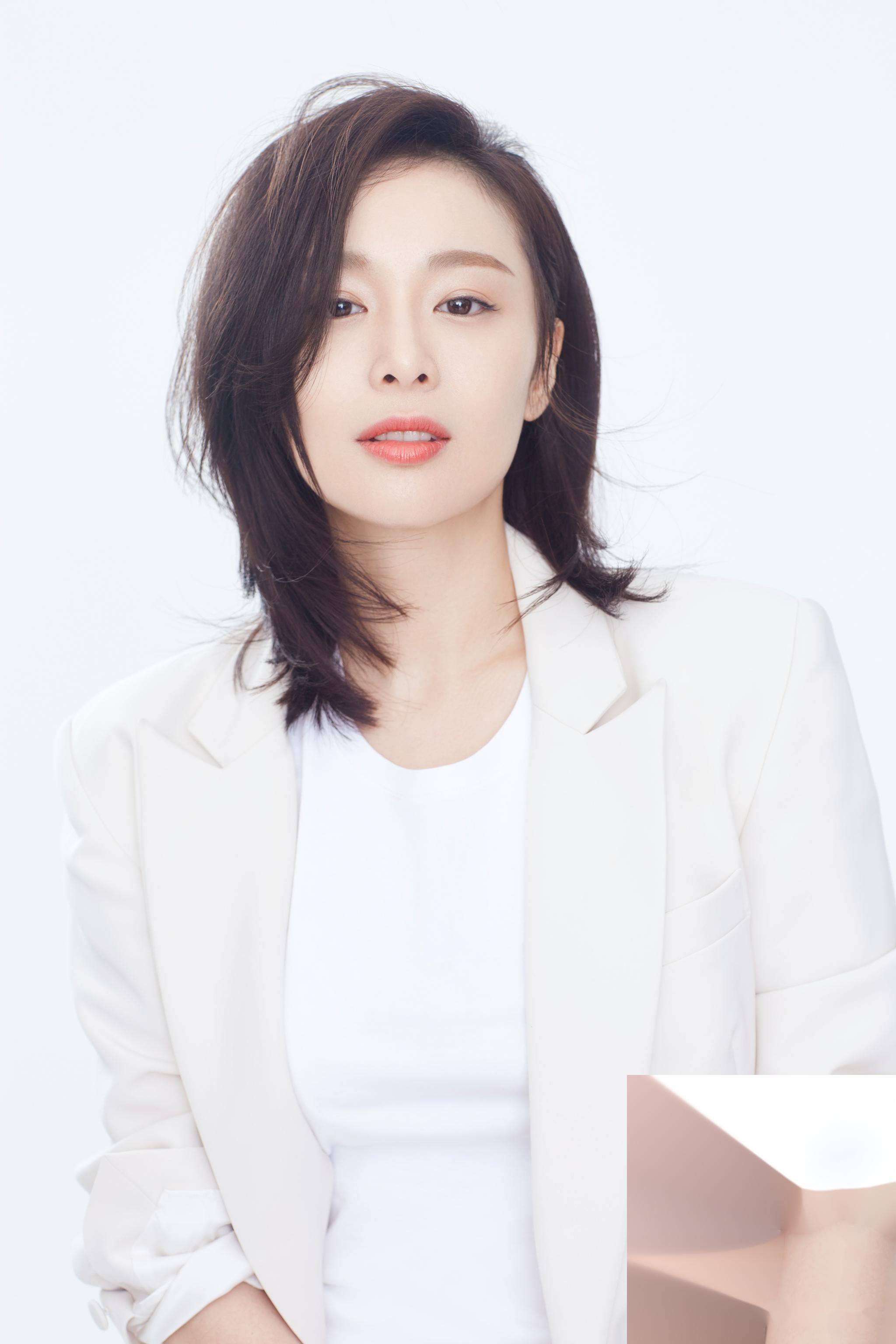 黄海波系误读,35岁大嫂高叶近照让网友惊叹!