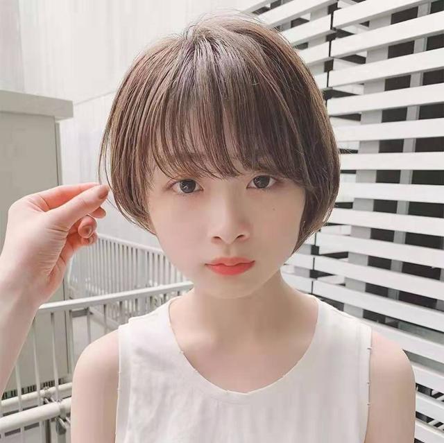 10款适合胖脸女生发型,时尚减龄又显脸小,好打理又显气质_脸型_圆脸