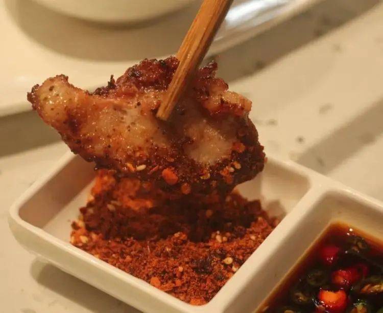 两店通用1折抢购冲哥牛肉美食套餐精品牛肉4荤4素12瓶啤酒2份小吃