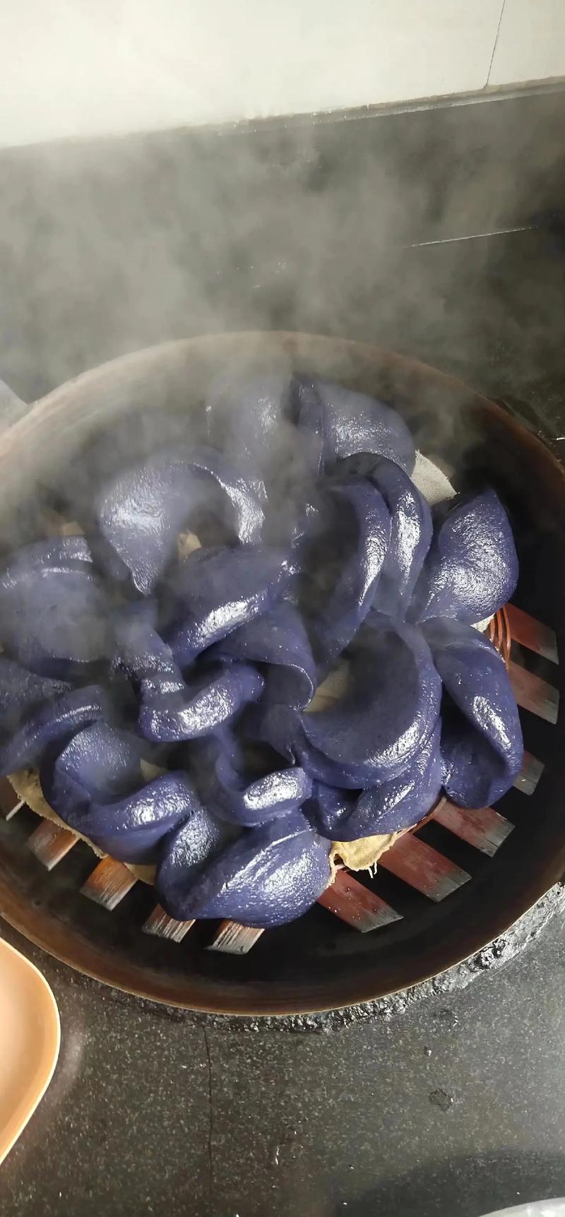 临海特色时令小吃乌饭麻糍,食材就是树叶96#民间传统美食 # - 抖音