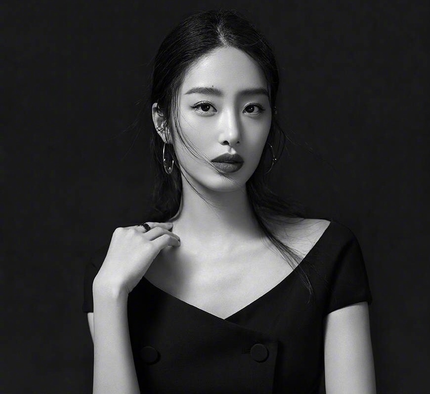 dior迪奥宣布dior迪奥香氛世家的三位新晋大使——艺术策展人雷宛萤