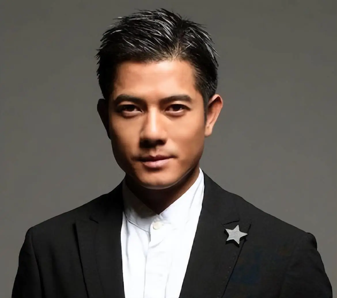 在娱乐圈40年,和小21岁的女友结婚,郭富城即使变老也很有魅力