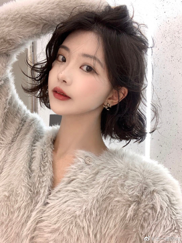 短发这样的烫才好看短发烫发推荐～慵懒港风法式烫发 超适合圆脸蛋