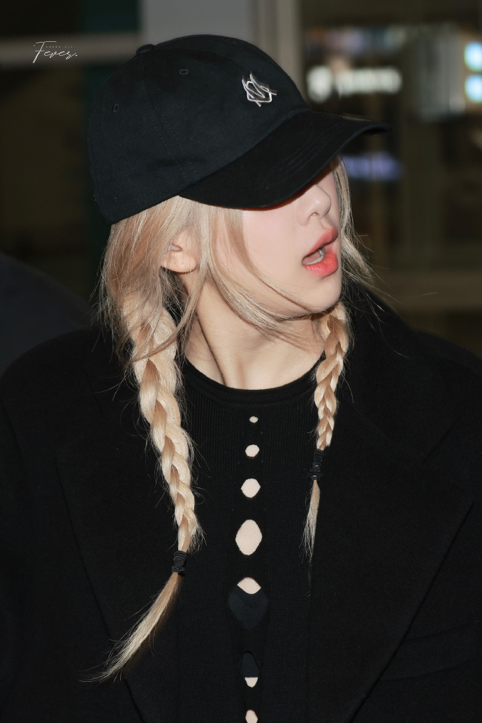 高清图朴彩英_rosepark预览①fever_211②allurelove_rose③朴彩英