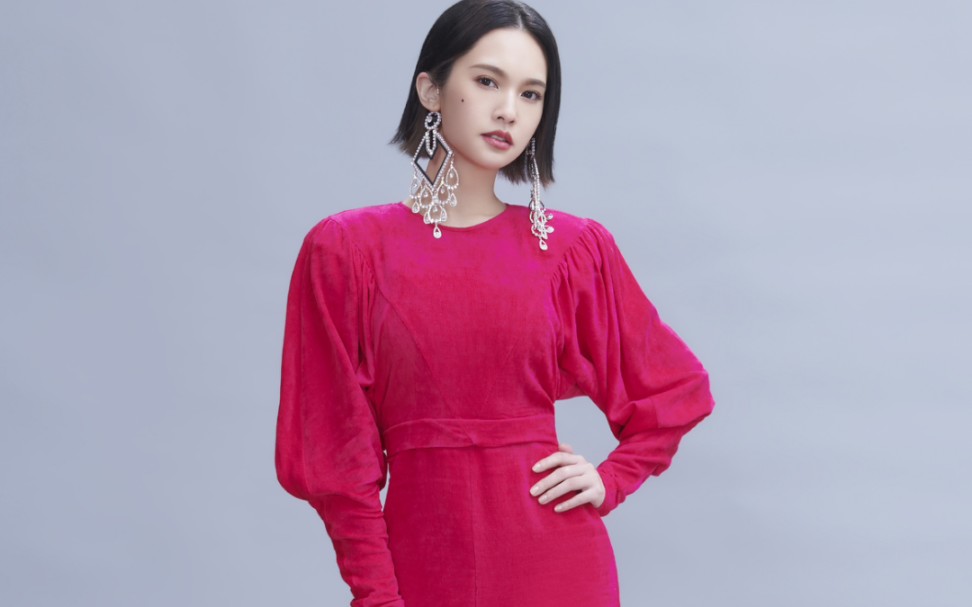 乘风破浪的姐姐杨丞琳起风了直拍耳环掉了还那么稳演唱会水准啊