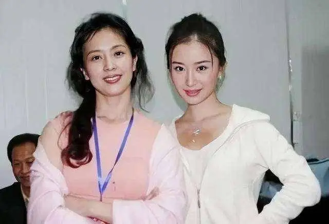 "神仙姐姐"刘亦菲是全家最丑?