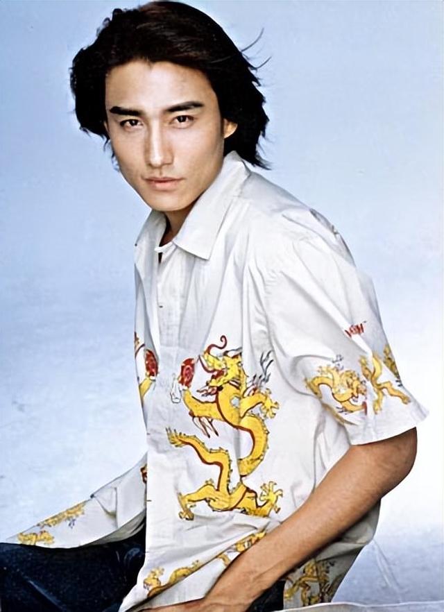 直接被胡兵的伦敦造型帅翻天!