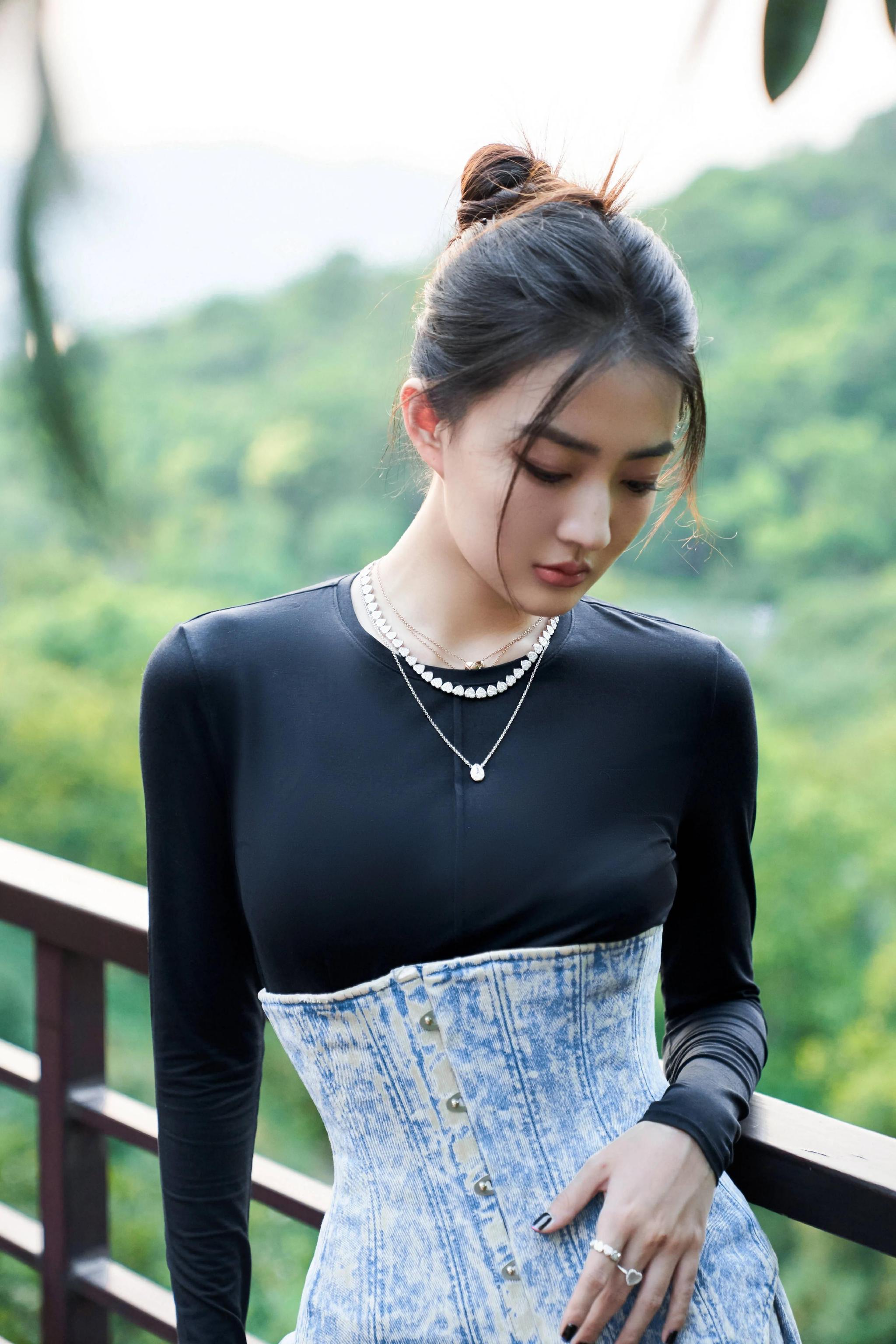 "百变女星"徐璐美图