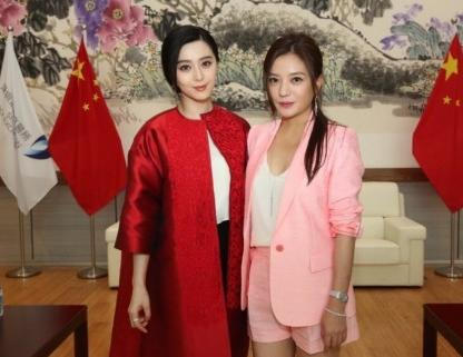 太暖心!林心如,范冰冰与苏有朋合照故意变矮