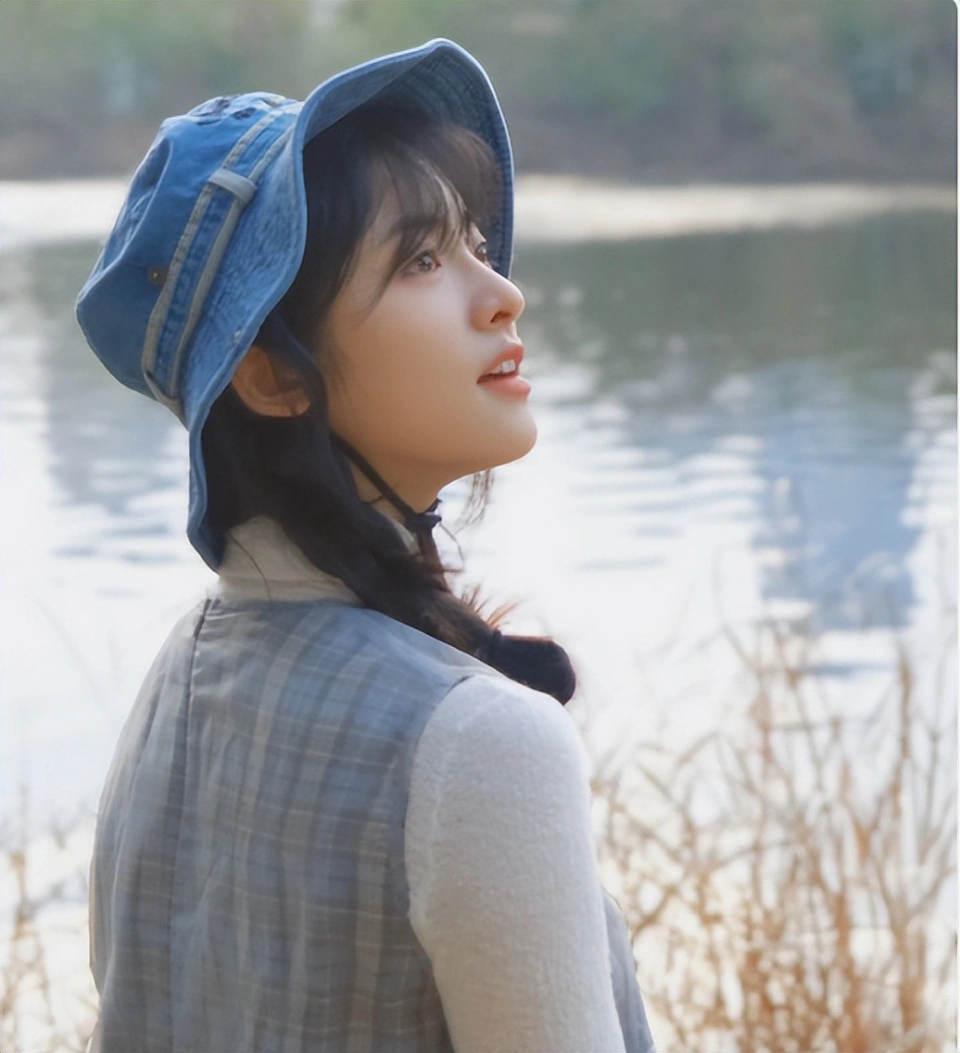 沈月算命说是"春耕的牛",对生日的期望很诚恳,热爱生活的女孩