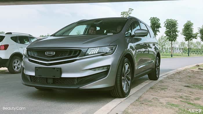 行走的舒适嘉家用首选华系之傲试驾2021款吉利嘉际