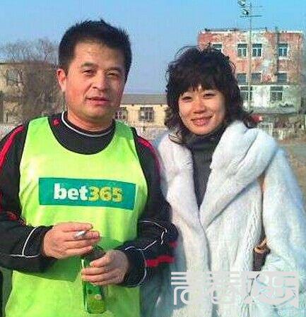 当时他还透露称:"毕福剑和前妻91年结婚,96年有了女儿,后来因为毕福剑