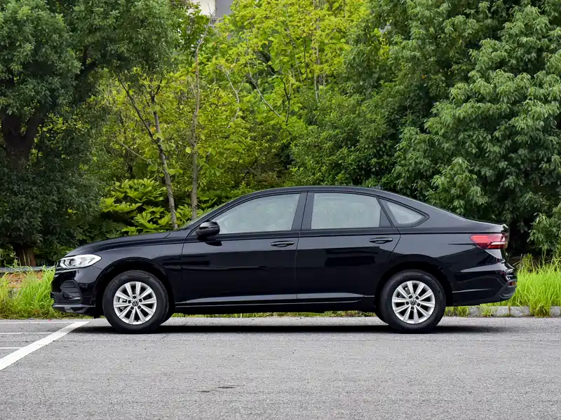 安顺地区朗逸火热促销优惠25万仅此一次