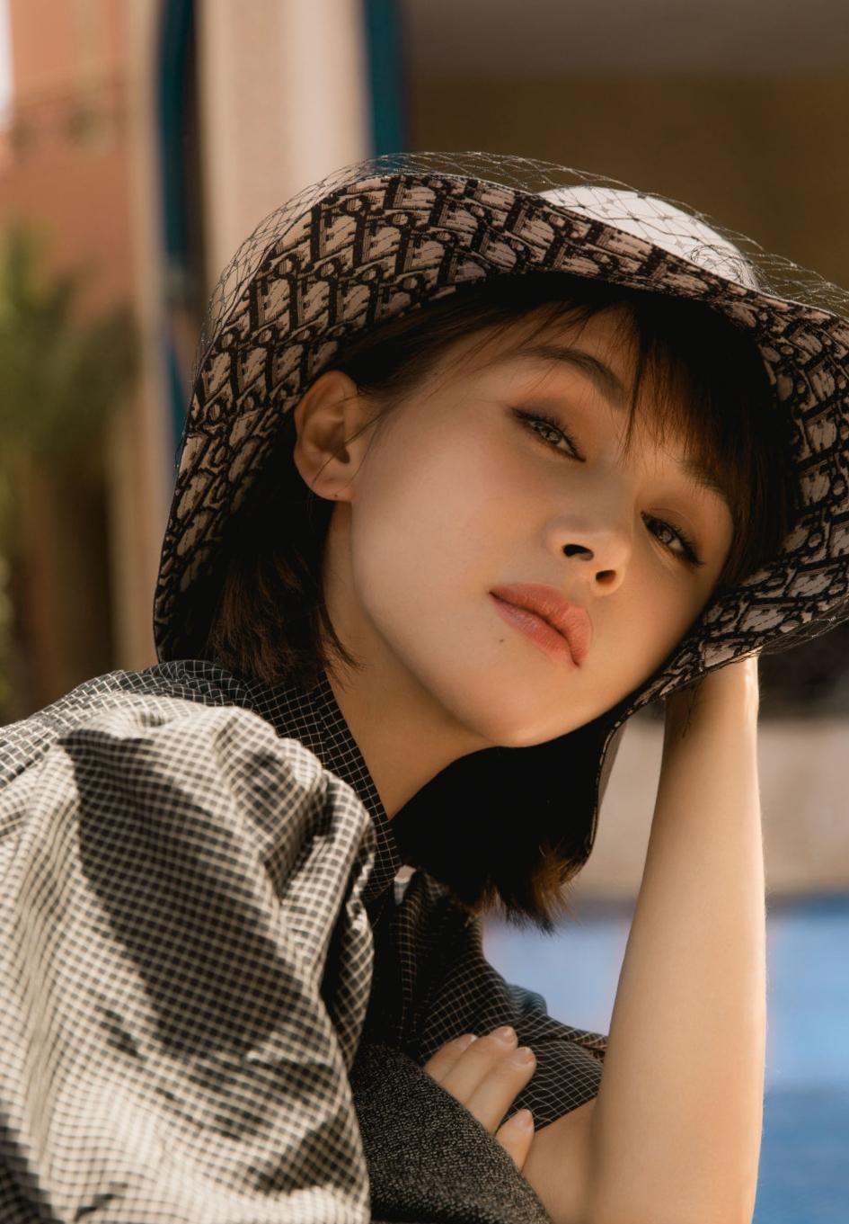 本以为小个子没气场,看了王子文的新照,终于明白dior的眼光_造型_黑色